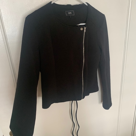 Black Crop Jacket - Picture 2 of 4